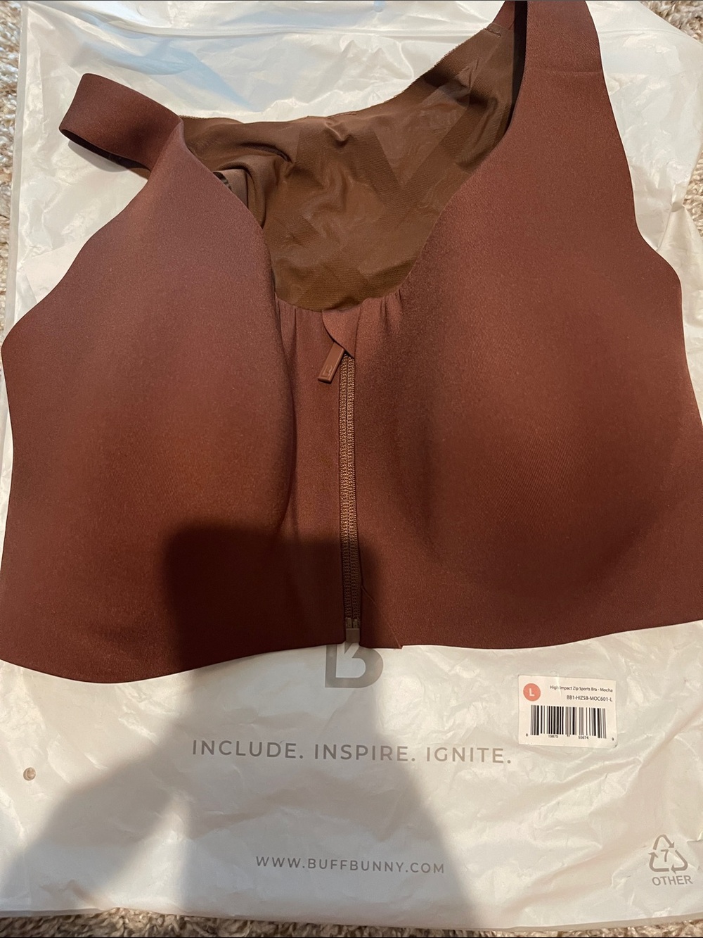 BuffBunny Front-Zip Sports Bra in Mocha